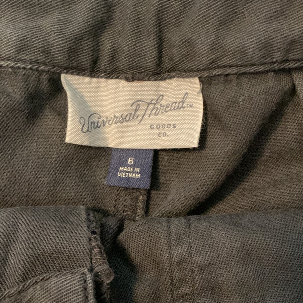 Universal Thread Shorts - Picture 3 of 4